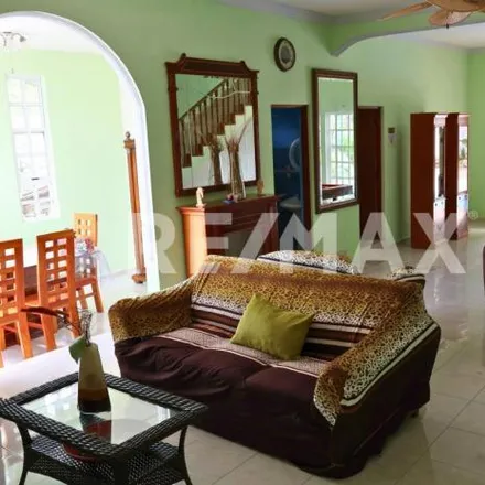Rent this 8 bed house on Calle Flamboyanes in 77506 Cancún, ROO
