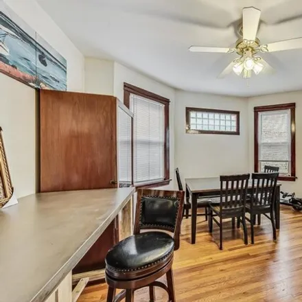 Image 9 - 3923 North Spaulding Avenue, Chicago, IL 60659, USA - House for sale