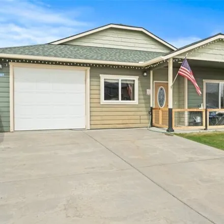 Buy this 3 bed house on 2069 West Peakview Drive in Kittitas County, WA 98926