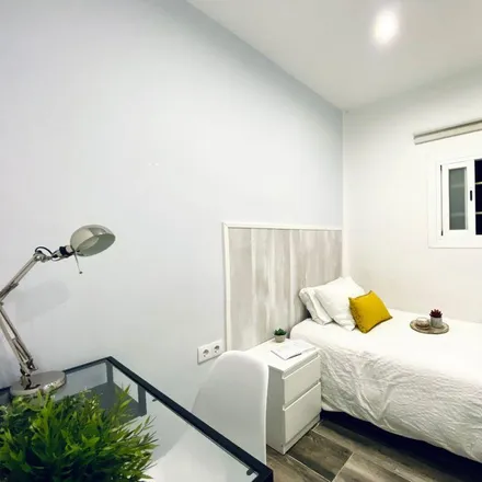 Rent this 5 bed room on Madrid in Avenida de la Ciudad de Barcelona, 21