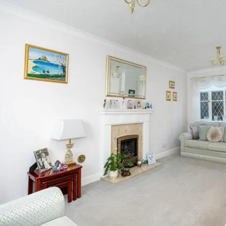 Image 2 - Alleyn Place, Southend On Sea, Essex, Ss0 - House for sale