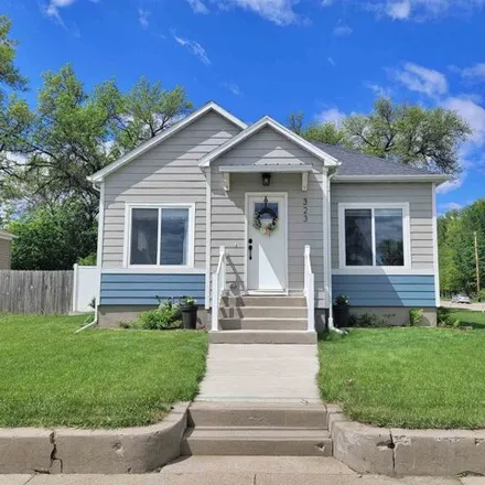 Buy this 3 bed house on 407 4th Avenue Northwest in Minot, ND 58703