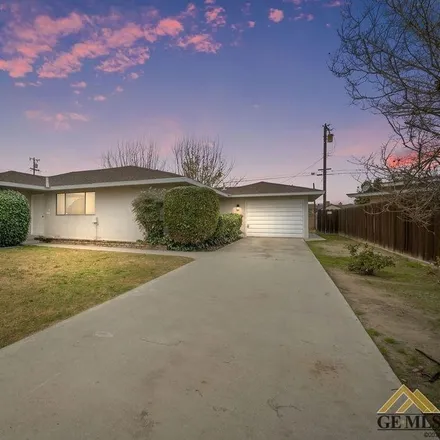 Buy this 3 bed house on 413 Plumtree Drive in Arvin, CA 93203
