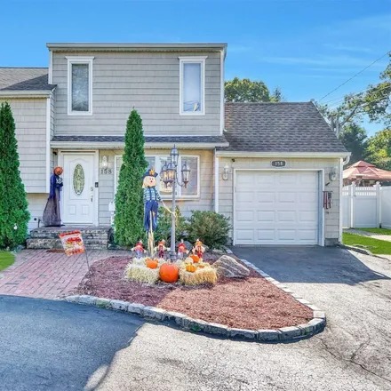 Buy this 4 bed house on 158 Timberpoint Road in Islip, East Islip