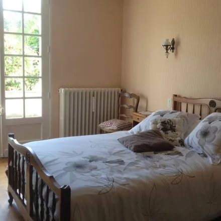 Rent this 3 bed house on 24190 Saint-Vincent-de-Connezac