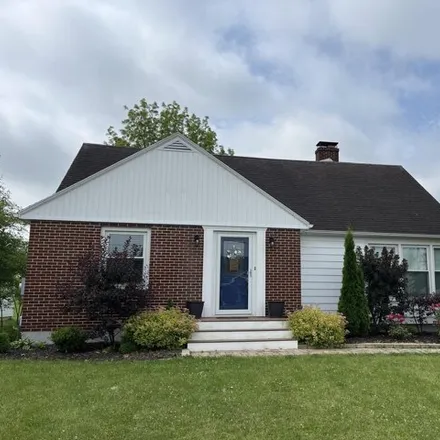 Buy this 5 bed house on 327 East Spring Street in New Knoxville, Auglaize County