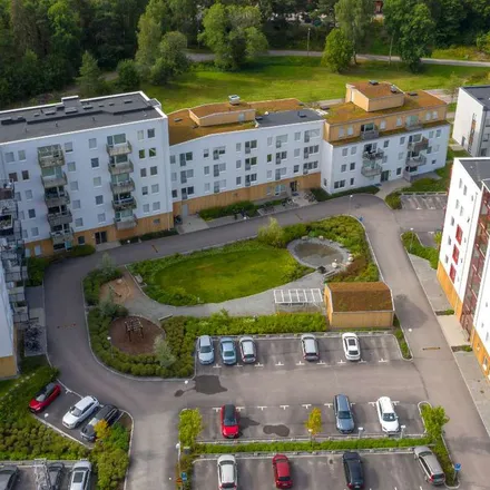 Rent this 2 bed apartment on Idunvägen 8 in 133 38 Saltsjöbaden, Sweden