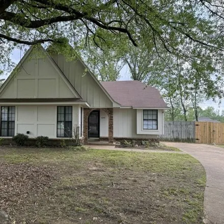 Buy this 3 bed house on 8200 Lance Cove in Southaven, MS 38671