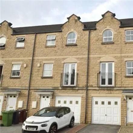Buy this 3 bed townhouse on Narrowboat Wharf in Farsley, LS13 1RG
