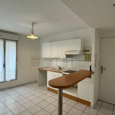 Rent this 2 bed apartment on 2 bis Boulevard Heurteloup in 37000 Tours, France
