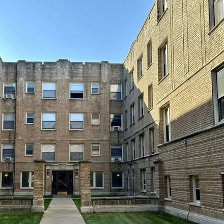 Rent this 2 bed apartment on 1627-1635 West Chase Avenue in Chicago, IL 60626