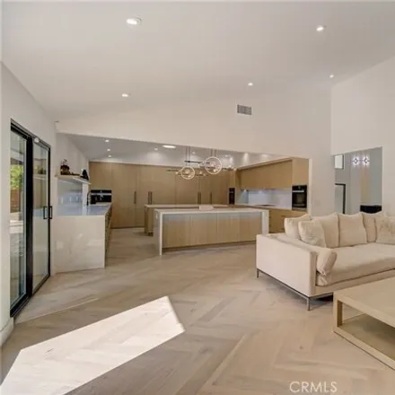 Image 7 - 22432 Itasca Street, Los Angeles, CA 91311, USA - House for sale