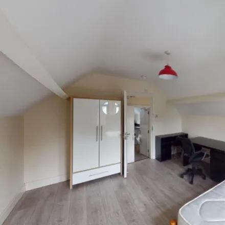 Rent this 4 bed apartment on 1 Balfour Road in Nottingham, NG7 1NY