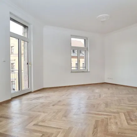Rent this 3 bed apartment on Uhlandstraße 18 in 09130 Chemnitz, Germany