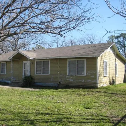 Buy this 2 bed house on 337 Lamar Street in Tioga, Grayson County