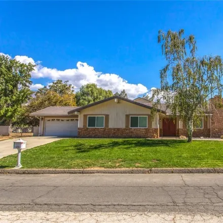 Rent this 3 bed house on 13445 Oak Mesa Drive in Yucaipa, CA 92399