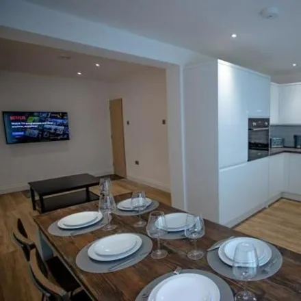 Image 3 - 131 Lower Road, London, BR5 4AJ, United Kingdom - House for rent