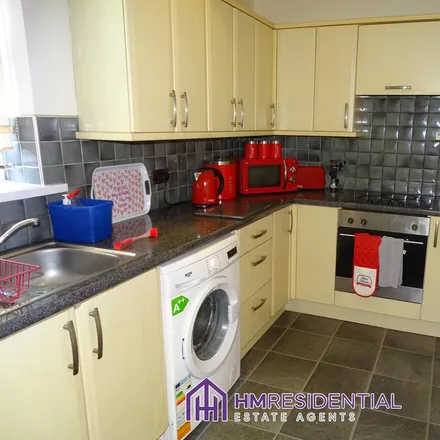 Image 3 - Holmesdale Road, Newcastle upon Tyne, NE5 3NL, United Kingdom - Townhouse for rent