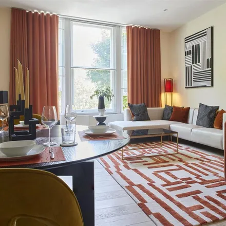 Rent this 4 bed apartment on Apsley Mansions in 2-6 Notting Hill Gate, London