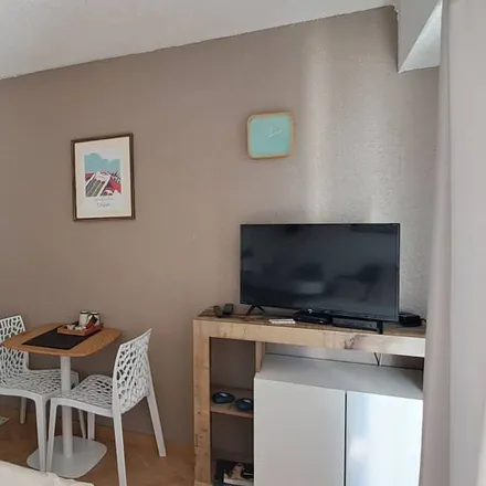 Image 3 - 49300 Cholet, France - Apartment for rent