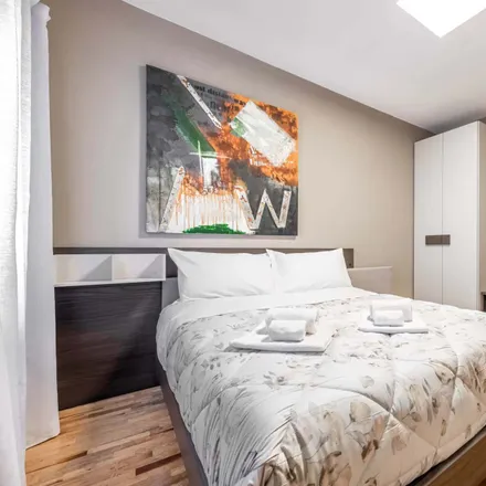 Rent this 3 bed apartment on Regaste San Zeno 25 in 37123 Verona VR, Italy