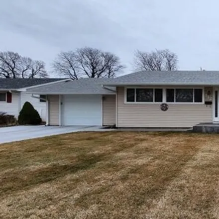 Buy this 4 bed house on 146 Sunset Drive in Lexington, NE 68850