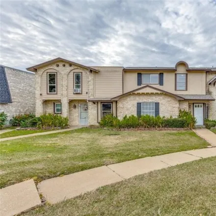 Buy this 3 bed townhouse on 2301 Blue Sage Lane in Arlington, TX 76014