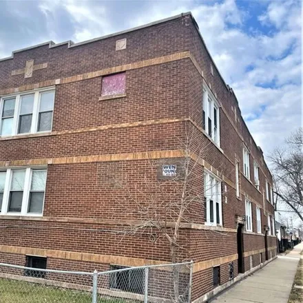 Buy this studio house on 5601-5611 West Le Moyne Street in Chicago, IL 60651