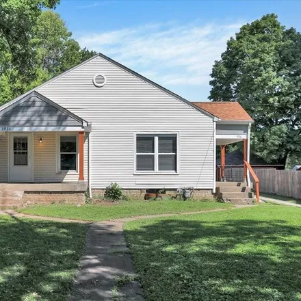 Buy this studio house on 1920 East Epler Avenue in Edgewood, Indianapolis