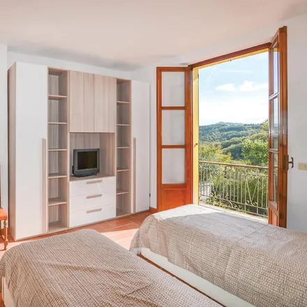 Rent this 3 bed house on La Reglia in Monterchi, Arezzo