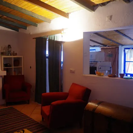 Image 5 - Rua António Flores, 2820-160 Almada, Portugal - Apartment for rent