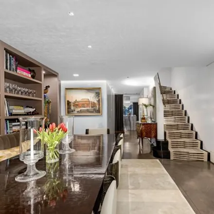 Image 2 - 160 East 63rd Street, New York, NY 10065, USA - Townhouse for sale