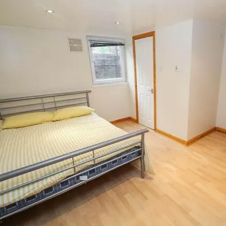 Rent this 1 bed house on Back Burchett Place in Leeds, LS6 2LR