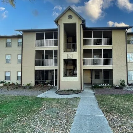 Rent this 2 bed condo on 931 Leeward Place in Altamonte Springs, FL 32714