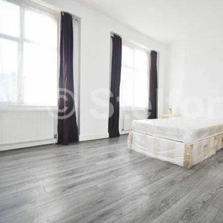 Image 2 - Axminster Road, London, N7 6BN, United Kingdom - Townhouse for rent