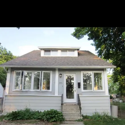 Rent this 1 bed room on 206 Potter Avenue in Royal Oak, MI 48067