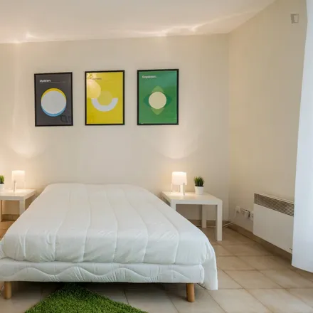 Rent this 3 bed room on 21 Rue de la Bannière in 69003 Lyon, France
