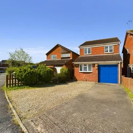 Buy this 3 bed house on The Holly Grove in Gloucester, GL2 4UZ