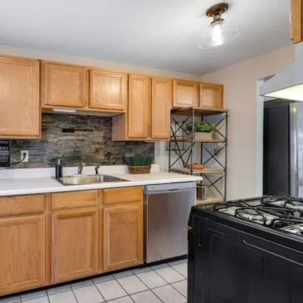 Image 5 - Briarwood Condominimums, 30 Pine Valley Drive, Falmouth, MA 02540, USA - Townhouse for sale
