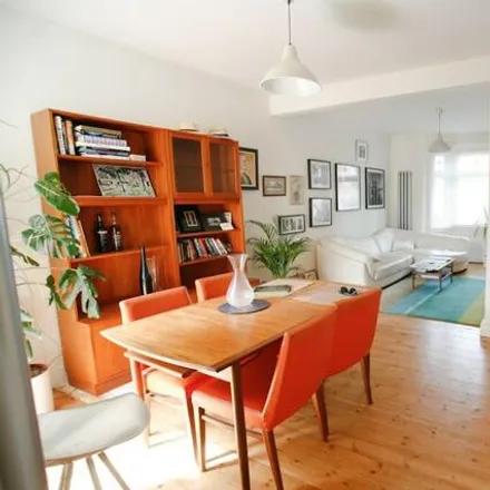 Rent this 3 bed townhouse on Sedgwick Road in London, E10 6NB