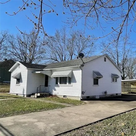 Buy this 2 bed house on 922 High Street in Fredericktown, MO 63645