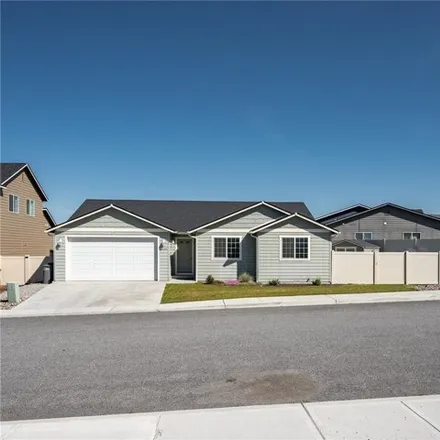 Buy this 3 bed house on 2245 3rd Street Southeast in East Wenatchee, WA 98802