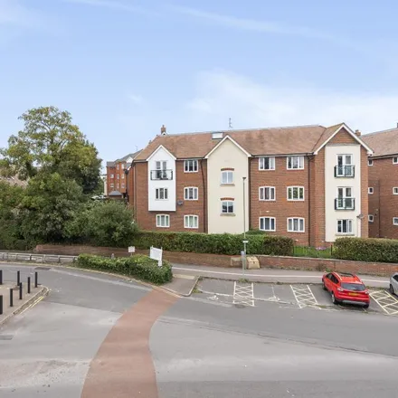 Rent this 2 bed apartment on Abbey Meadows Playground in Thames View, Abingdon