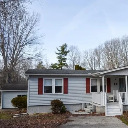 Buy this 2 bed house on 28 Robin Hood Court in Fairfield Glade, Cumberland County