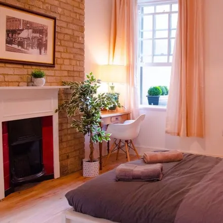 Rent this 1 bed room on Hogan’s Bar in 36 South Great George's Street, Dublin