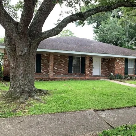 Rent this 3 bed house on 17 Doescher Drive in Harahan, Jefferson Parish