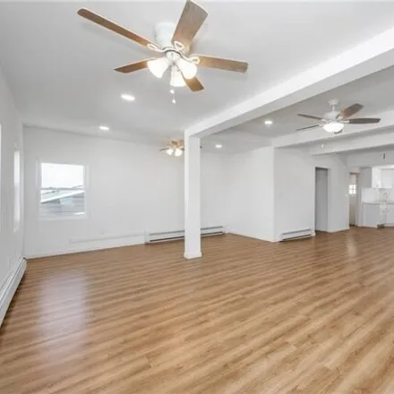 Image 7 - 28A 3rd Avenue, New York, NY 10465, USA - Apartment for sale