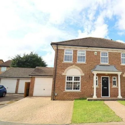 Buy this 4 bed house on Hayton Close in Luton, LU3 4HD