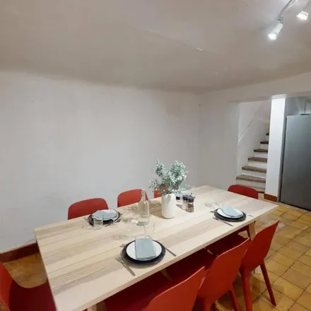 Rent this 8 bed apartment on 44 Rue Danton in 92300 Levallois-Perret, France