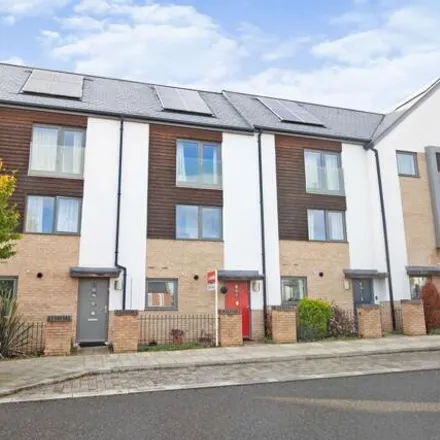 Buy this 3 bed townhouse on 76 Knot Tiers Drive in Upton Meadows, NN5 4AY